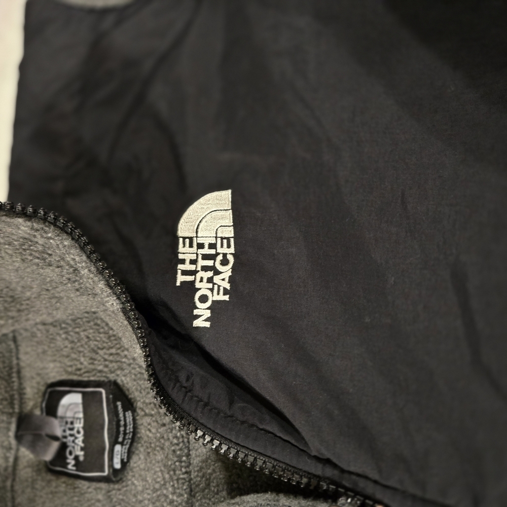 The North Face Kids Black and Gray Fleece Jacket - Picture 3 of 8